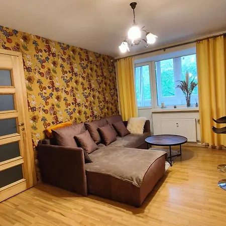 By The Park 公寓 *